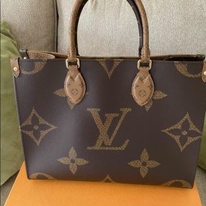 ON THE GO - BRAND NEW! AUTHENTIC